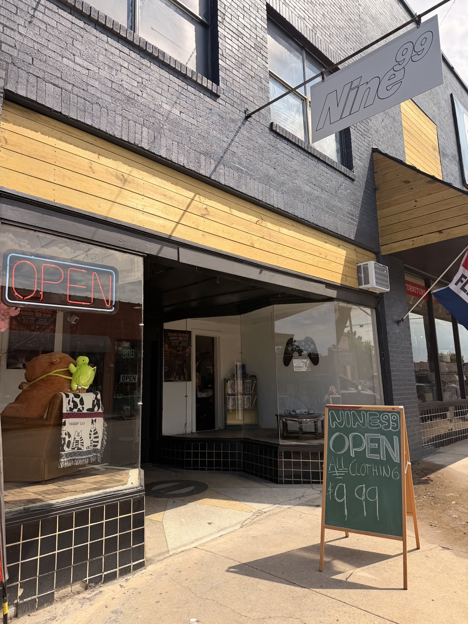 Nine99 storefront exterior on Hobson Ave in Hot Springs, AR