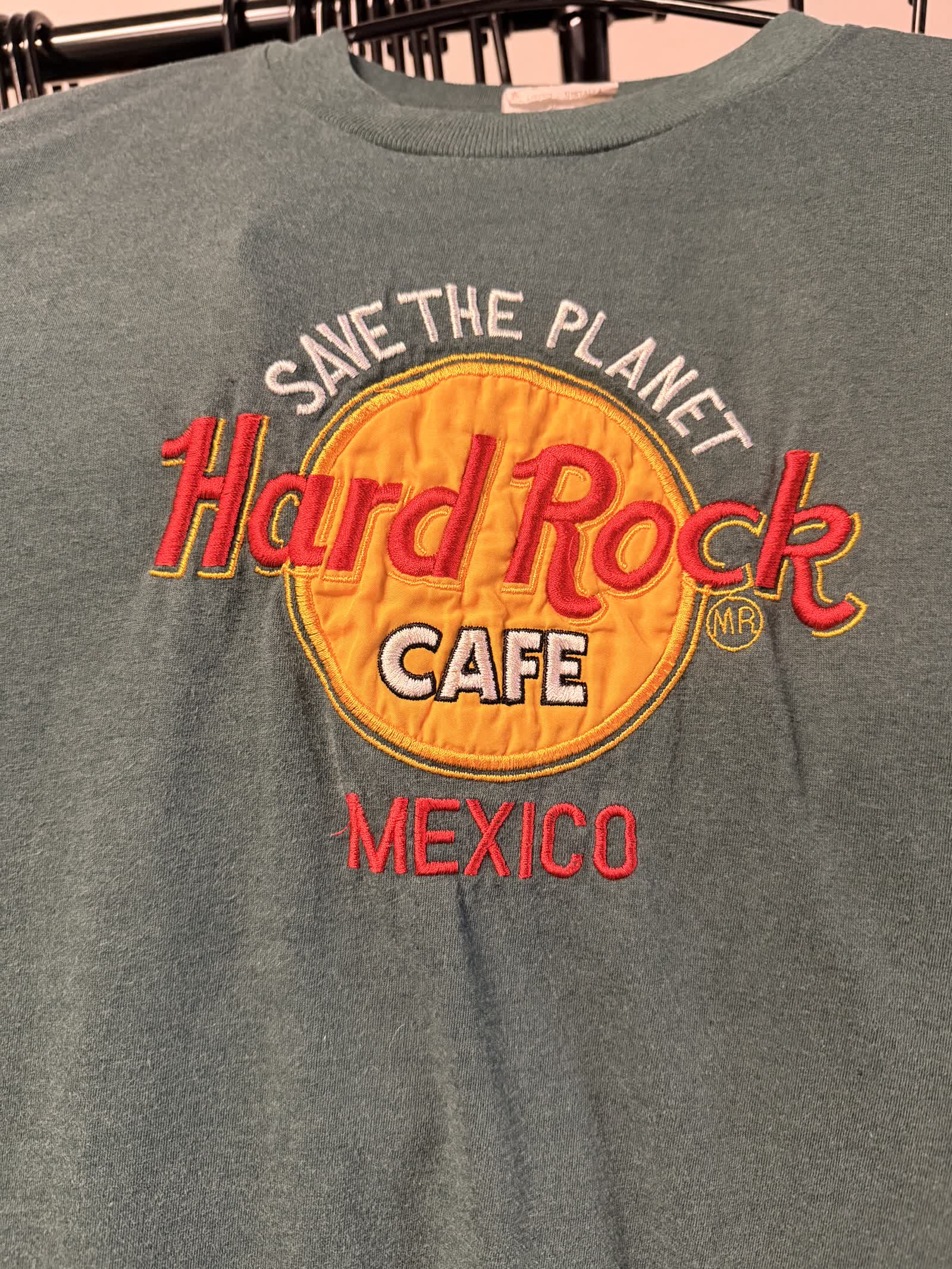 Vintage Hard Rock Cafe Mexico graphic tee at Nine99
